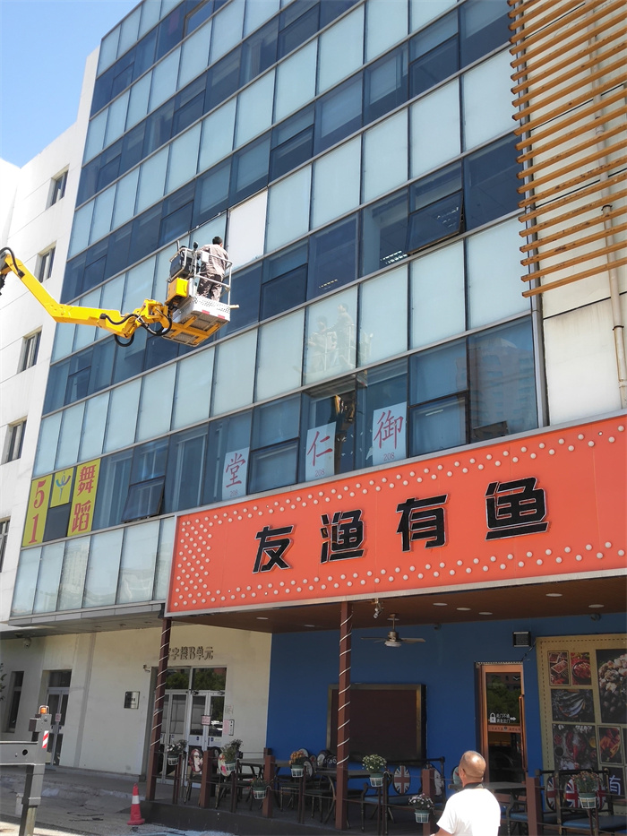 幕墙更换玻璃